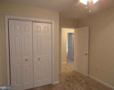 8305 Ridge Crossing Lane - Photo Thumbnail 15