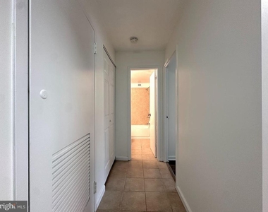 3101 S Manchester Street - Photo Thumbnail 10