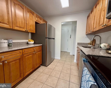 3101 S Manchester Street - Photo Thumbnail 3
