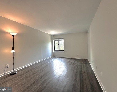3101 S Manchester Street - Photo Thumbnail 11