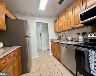 3101 S Manchester Street - Photo Thumbnail 4