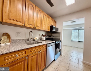 3101 S Manchester Street - Photo Thumbnail 1