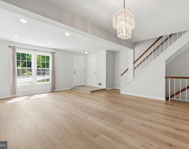 7691 Northern Oaks Court - Photo Thumbnail 6