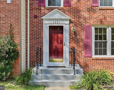 7691 Northern Oaks Court - Photo Thumbnail 3