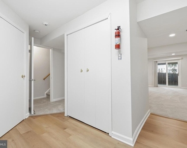 7691 Northern Oaks Court - Photo Thumbnail 30