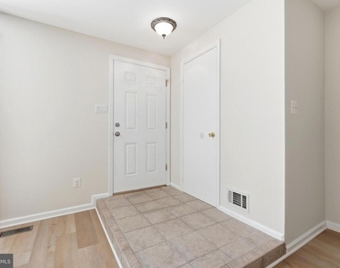 7691 Northern Oaks Court - Photo Thumbnail 4