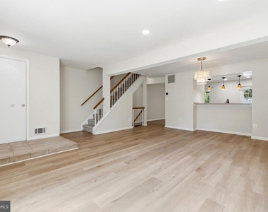 7691 Northern Oaks Court - Photo Thumbnail 7