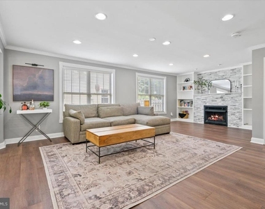 2819 Summerfield Road - Photo Thumbnail 5