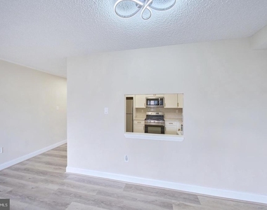 3701 S George Mason Drive - Photo Thumbnail 5