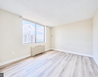 3701 S George Mason Drive - Photo Thumbnail 23
