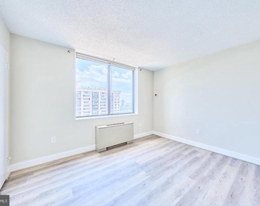3701 S George Mason Drive - Photo Thumbnail 24