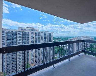 3701 S George Mason Drive - Photo Thumbnail 17