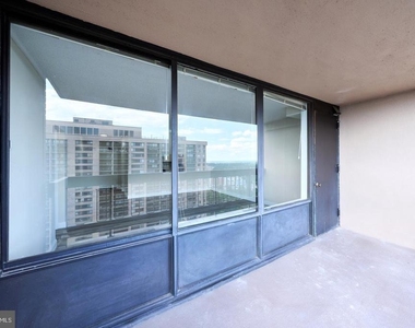 3701 S George Mason Drive - Photo Thumbnail 16