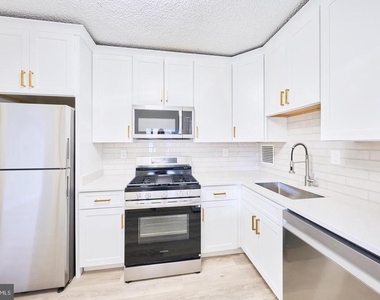 3701 S George Mason Drive - Photo Thumbnail 10
