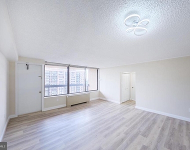 3701 S George Mason Drive - Photo Thumbnail 2