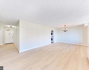 3705 George Mason Drive - Photo Thumbnail 7