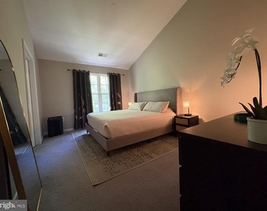 7556 Great Swan Court - Photo Thumbnail 4