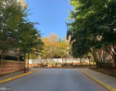 2791 Centerboro Drive - Photo Thumbnail 34