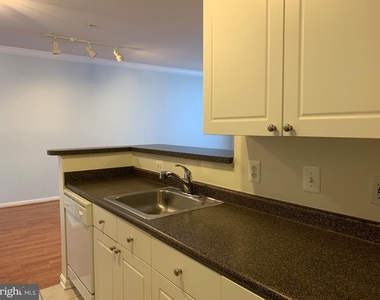 2791 Centerboro Drive - Photo Thumbnail 5
