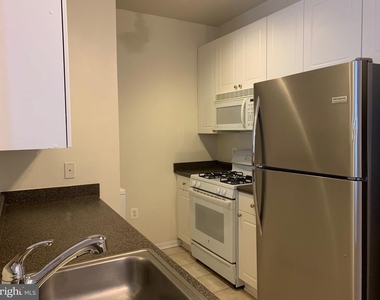 2791 Centerboro Drive - Photo Thumbnail 2