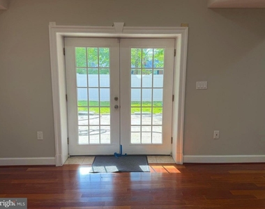 6529 Fairlawn Drive - Photo Thumbnail 5