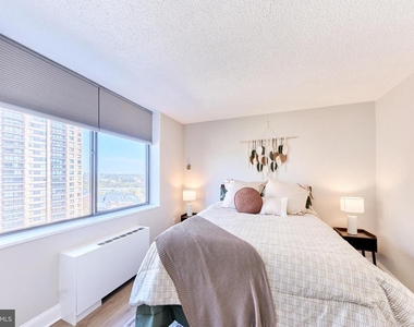 3705 S George Mason Drive - Photo Thumbnail 8