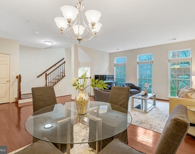 4479 Beacon Grove Circle - Photo Thumbnail 7