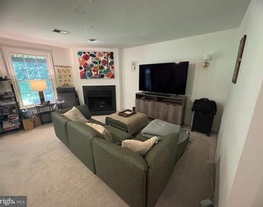 1338 Park Garden Lane - Photo Thumbnail 10