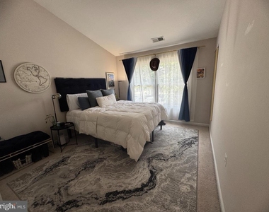 1338 Park Garden Lane - Photo Thumbnail 8