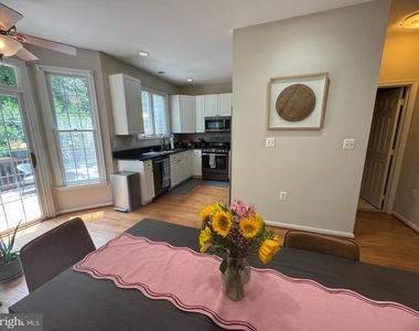 1338 Park Garden Lane - Photo Thumbnail 5