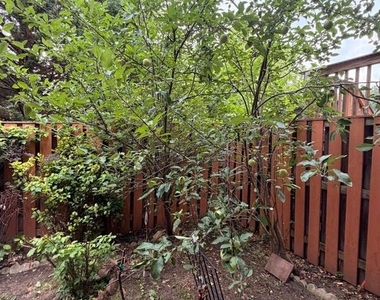 8818 Ridge Hollow Court - Photo Thumbnail 5