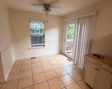 8818 Ridge Hollow Court - Photo Thumbnail 10
