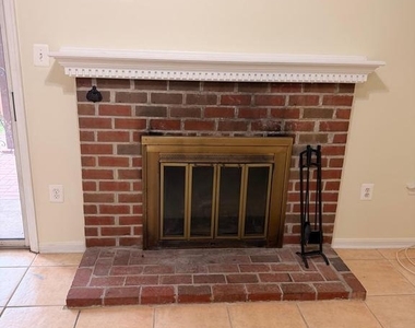 8818 Ridge Hollow Court - Photo Thumbnail 18