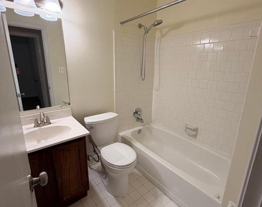 8818 Ridge Hollow Court - Photo Thumbnail 25