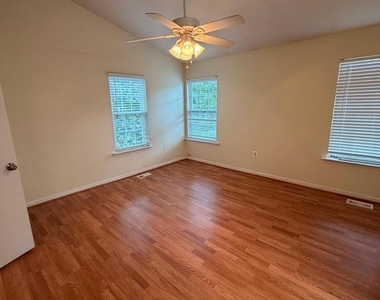 8818 Ridge Hollow Court - Photo Thumbnail 27