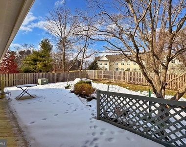 2804 Oakton Manor Court - Photo Thumbnail 40
