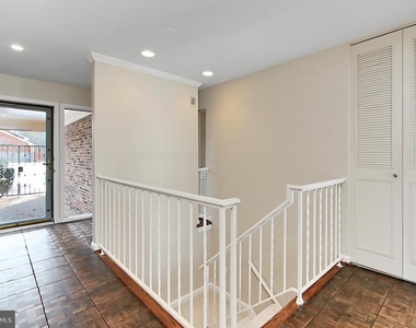 2804 Oakton Manor Court - Photo Thumbnail 5
