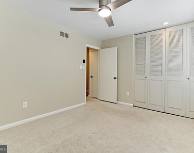 2804 Oakton Manor Court - Photo Thumbnail 29