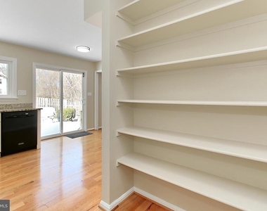 2804 Oakton Manor Court - Photo Thumbnail 11
