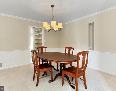 2804 Oakton Manor Court - Photo Thumbnail 9