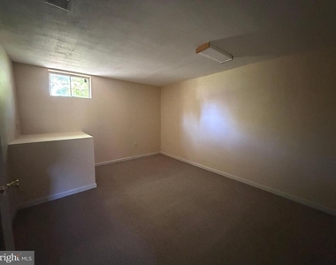 407 Tamarack Circle - Photo Thumbnail 35