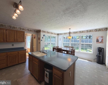 407 Tamarack Circle - Photo Thumbnail 12