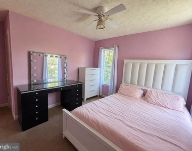 407 Tamarack Circle - Photo Thumbnail 23