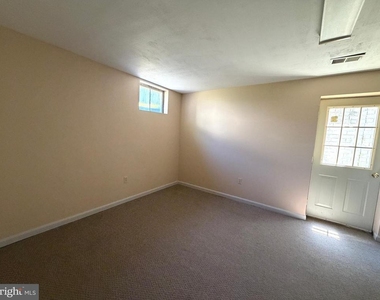 407 Tamarack Circle - Photo Thumbnail 28