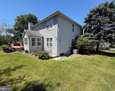 407 Tamarack Circle - Photo Thumbnail 39