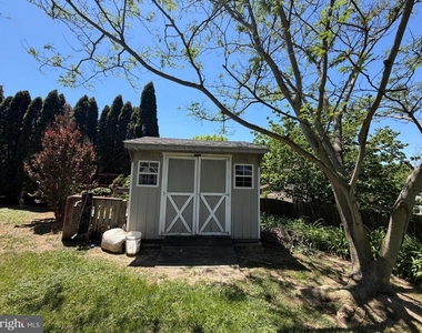 407 Tamarack Circle - Photo Thumbnail 41