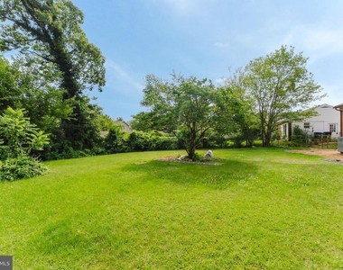 10914 Woodhaven Drive - Photo Thumbnail 23