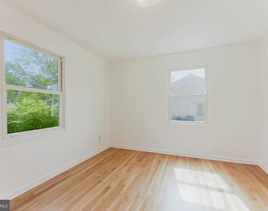 10914 Woodhaven Drive - Photo Thumbnail 12
