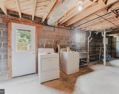 10914 Woodhaven Drive - Photo Thumbnail 21