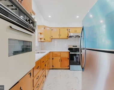 10914 Woodhaven Drive - Photo Thumbnail 6